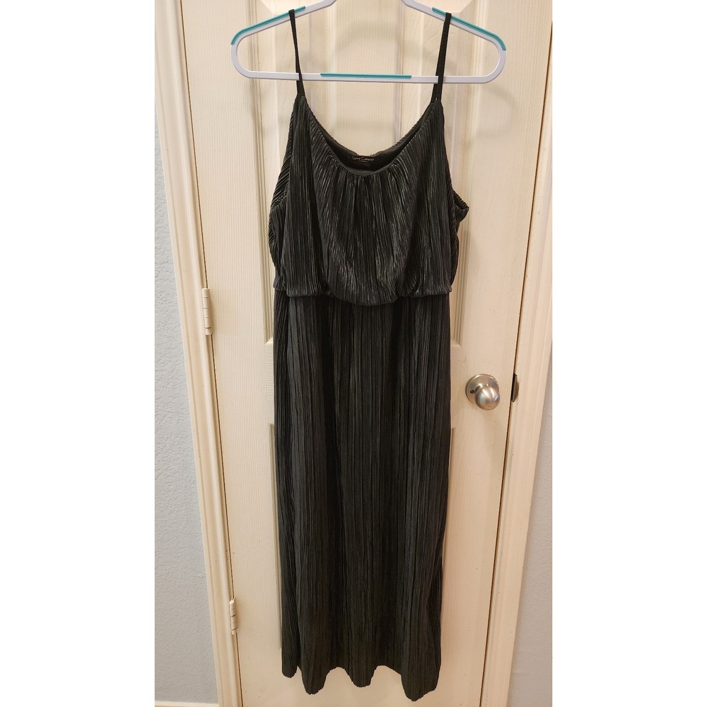 Long black crinkle dress- Must have!‎ Love Cameron los angeles